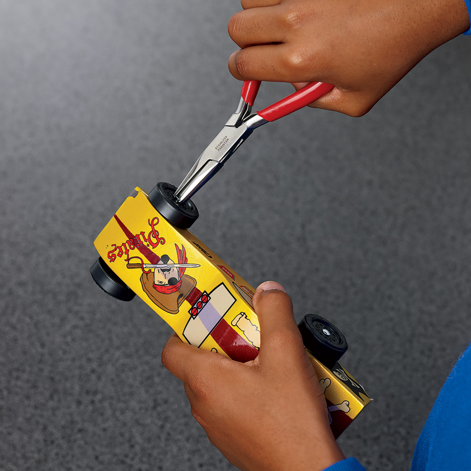 Official Pinewood Derby Wheels and Axles